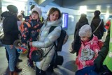 Kolejny pociąg z uchodźcami z Ukrainy przyjechał z Przemyśla do Gdyni. Przyjechało ok. 270 osób, połowa to dzieci