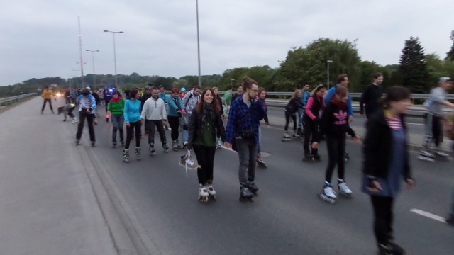 Czwartkowy, nocny przejazd ulicami miasta rozpoczął się o godz. 20 na Cichym Kąciku. Trasa wynosiła ok. 18 km. W imprezie wzięło udział ponad 450 osób.