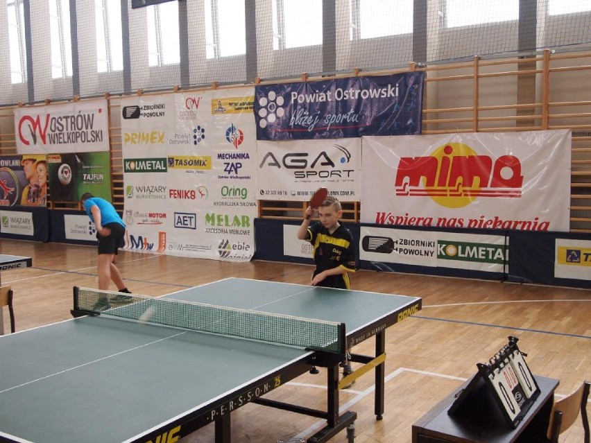 Mistrzostwa okręgu w tenisie stołowym w Ostrowie [FOTO, WYNIKI]