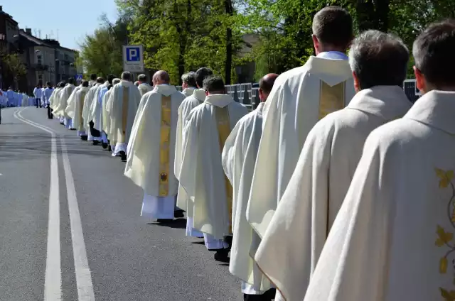 Przenosiny czekają 75 wikariuszy z parafii diecezji tarnowskiej. To na razie część roszad