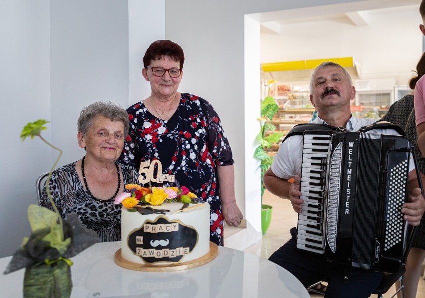 50 lat w zawodzie! Anna Dudzińska od pół wieku prowadzi zakład fryzjerski w Pilźnie