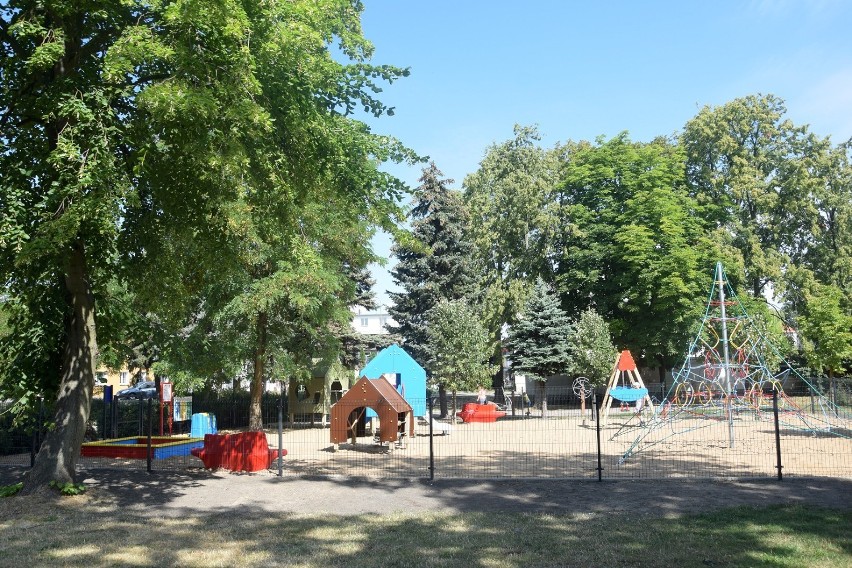 Plac zabaw w parku im. Ostrowskiego w Chodzieży będzie nową atrakcją dla dzieci (FOTO)