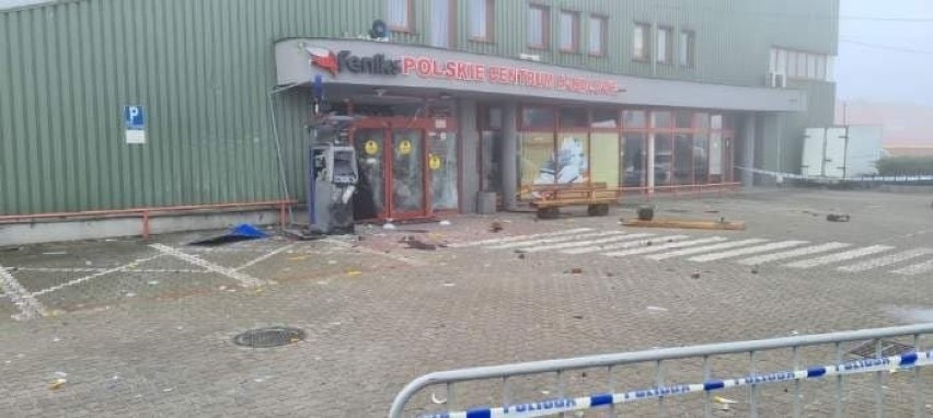 Bandyci chcieli wysadzić bankomat w Radomiu! Eksplozja przy Alei Grzecznarowskiego, są duże straty