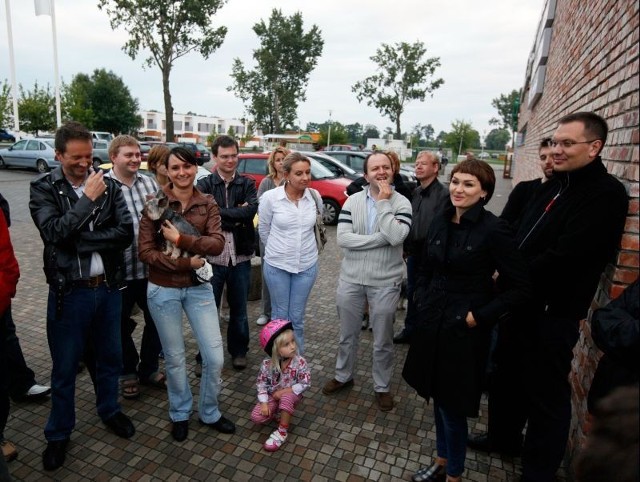 Kilkudziesięciu mieszkańców Osady Leśnej w Dąbrówce spotkało się w poniedziałek, by rozważyć pozwanie Linei do sądu