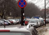 Ul. Konstantynów: Problem z zaparkowanymi samochodami