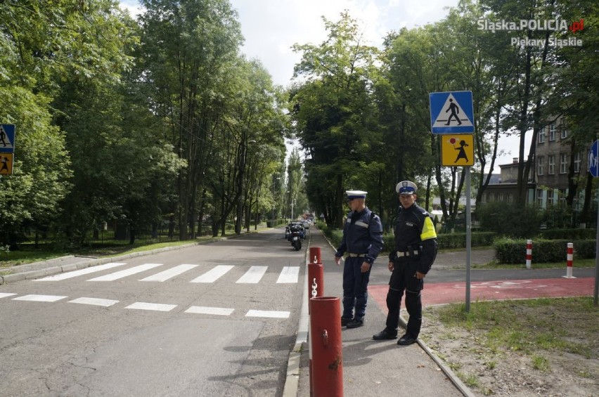 Policja w Piekarach sprawdziła stan dróg i przejść dla pieszych w rejonach szkół