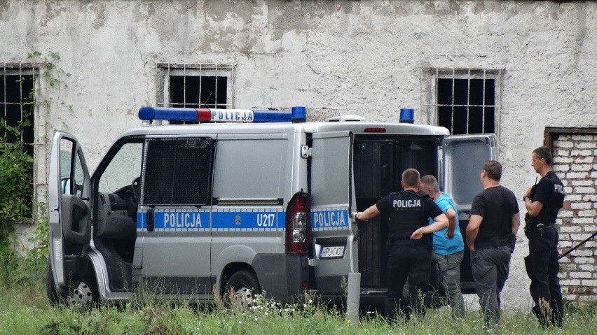 Zwłoki mężczyzny znaleziono przy ulicy Wrocławskiej w...