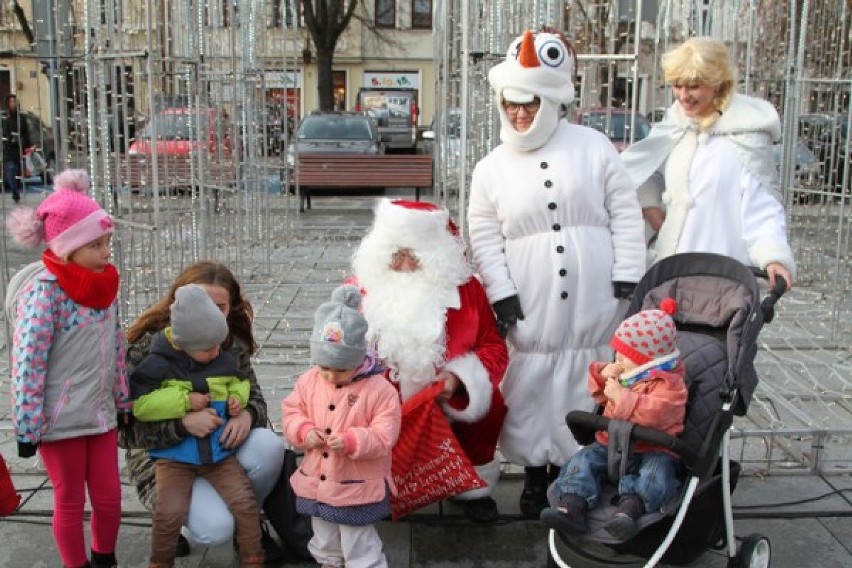 Na Rynku w Wolsztynie znów zagościł Święty Mikołaj