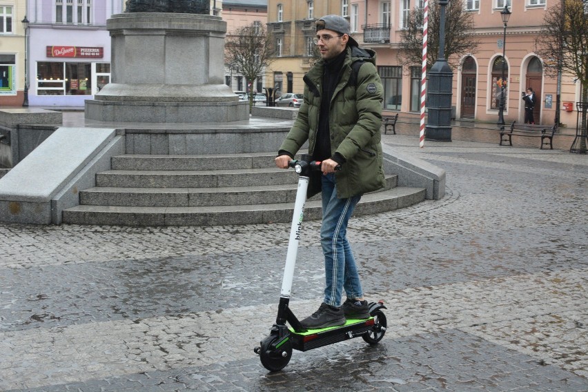 Elektryczne hulajnogi w Grudziądzu gotowe do jazdy [wideo]