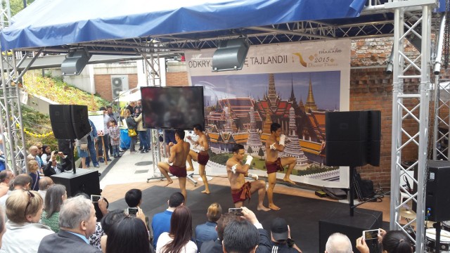 Smaki Tajlandii w Warszawie. Ambasada promuje tajską kulturę... pokazami Muay Thai [ZDJĘCIA]