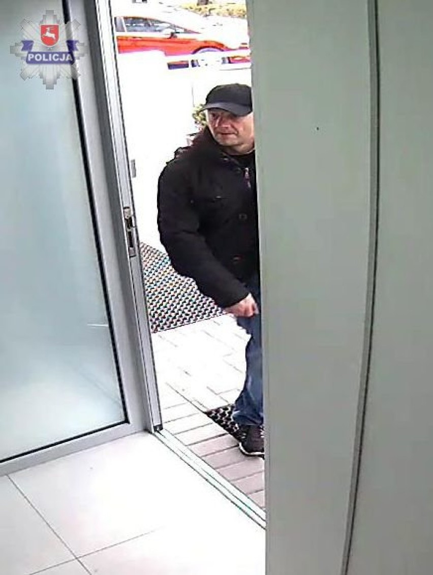 Kradzioną kartą wypłacił 2 tys. zł, szuka go policja