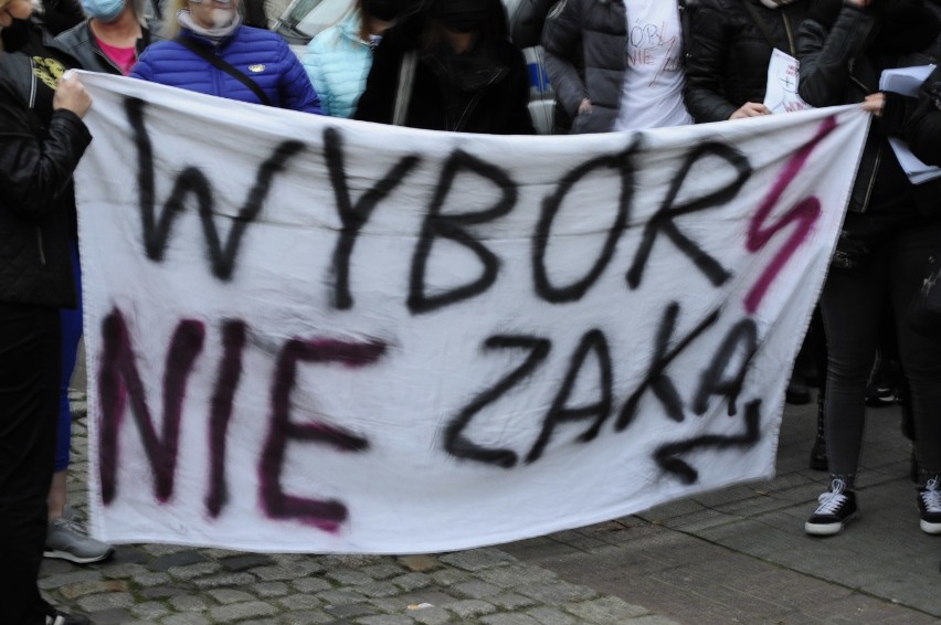 W Kościanie odbył się protest przeciwko decyzji Trybunału Konstytucyjnego w sprawie aborcji