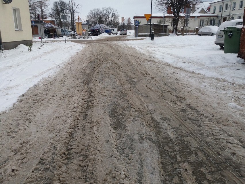 Sławno - drogi i chodniki po śnieżycy