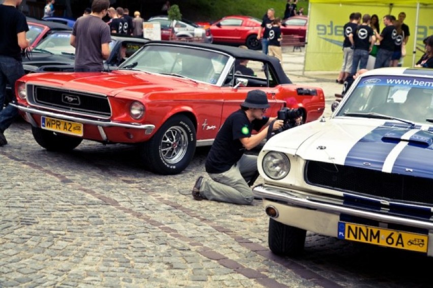 40 Fordów Mustangów przyjedzie do Poznania na targi Motor...