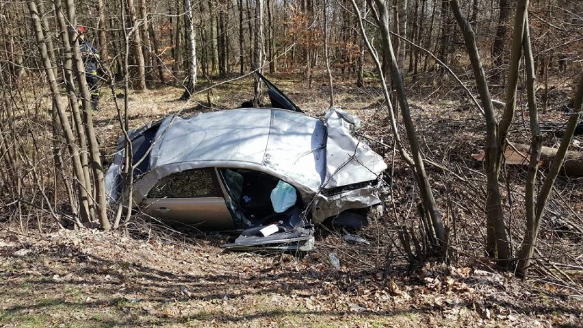 Groźny wypadek na trasie z Ostroroga do Lipnicy [zdjęcia]