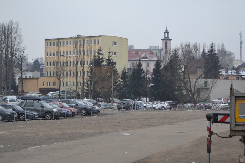 Ruszyła budowa parkingu wielopoziomowego. Parking na Hallera okrojony ZDJĘCIA