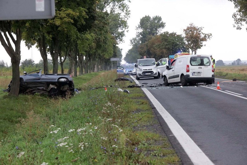 Koszmarny wypadek w Gogołowicach, nie żyje kierowca, zobaczcie zdjęcia