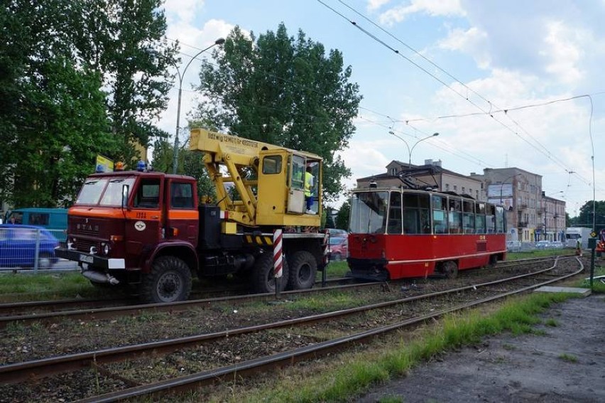 Tramwaje Śląskie: wykolejenie 27 na Pogoni w Sosnowcu. Nie ma przejazdu w obie strony