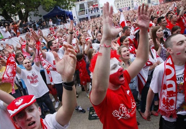 Na czas trwania Euro 2016 we Francji będą tam instalowane ekrany i telewizory. Mecze będzie można oglądać na tamtejszych ogródkach restauracyjnych.