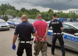 Zastraszył pracownicę młotkiem i ukradł 4,5 tys. zł - recydywista już w rękach policji