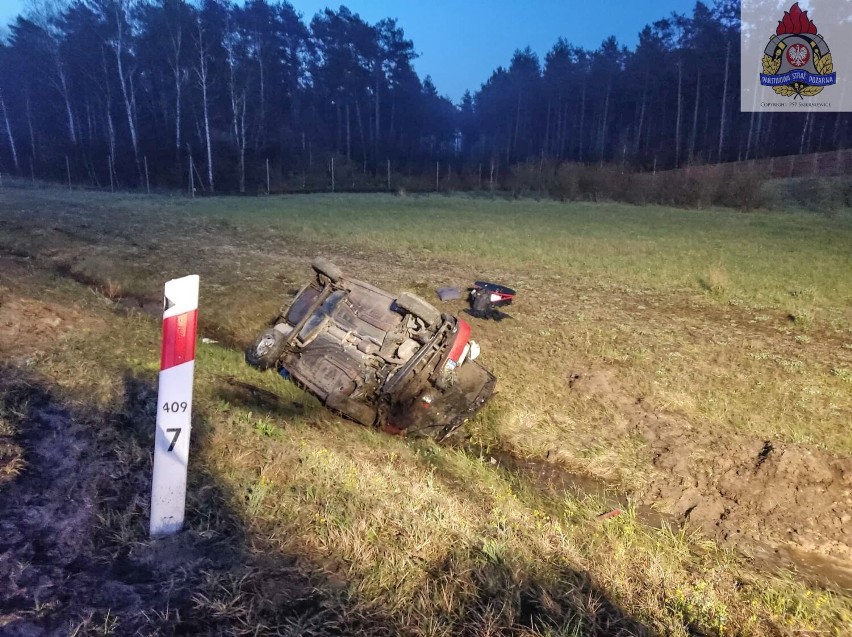 Wypadek na A2 w kierunku Warszawy. Wszyscy jadący samochodem byli pijani. Uderzyli w tył innego auta