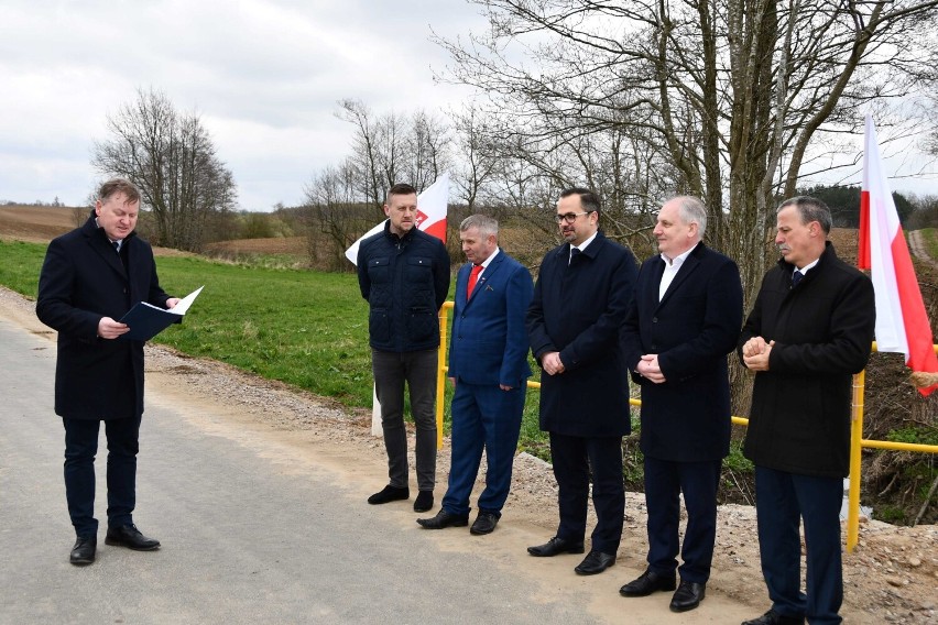 Uroczyste otwarcie i poświęcenie drogi Liniewskie Góry -...