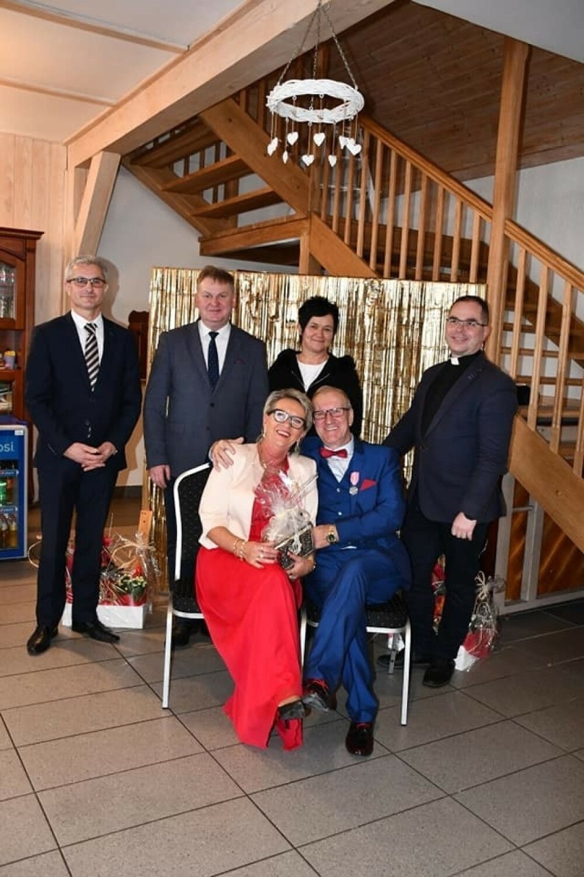 Pary z gminy Liniewo odznaczono medalami za długoletnie pożycie małżeńskie