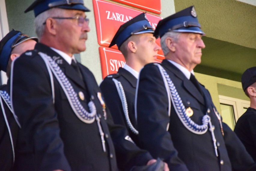 Premier Mateusz Morawiecki w Suwałkach. Powitano go kwiatami i muzyką [Zdjęcia]