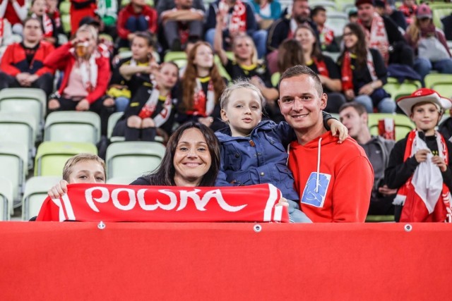 Kibice na stadionie Polsat Plus Areny Gdańsk podczas meczu piłkarskiego kobiet Polska - Belgia (17.09.2021)