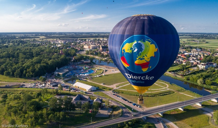 Fiesta Balonowa odbyła się w Uniejowie. Zobacz jak z góry prezentuje się miasto i okolica ZDJĘCIA