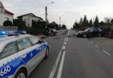 Kadłub. Czołówka opla z audi, dwie osoby w szpitalu