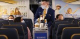 Nowe zasady w samolotach Ryanair w czasie pandemii. Załoga w maseczkach, dostęp do toalety na żądanie