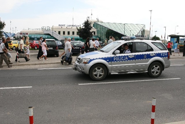 Pocisk z II wojny odkryli w ziemi robotnicy pracujący przy budowie nowego terminala