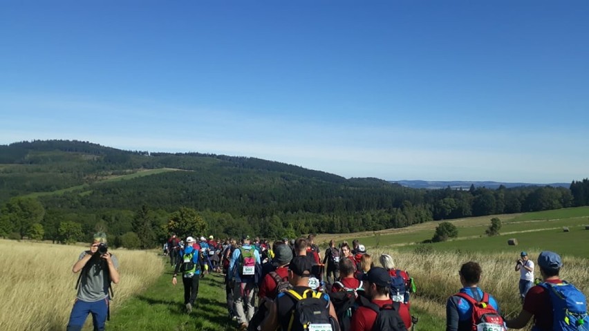 Zaczęło się! Mają 67 i 137 km do przejścia! To nie byle jaka impreza! [ZDJĘCIA]