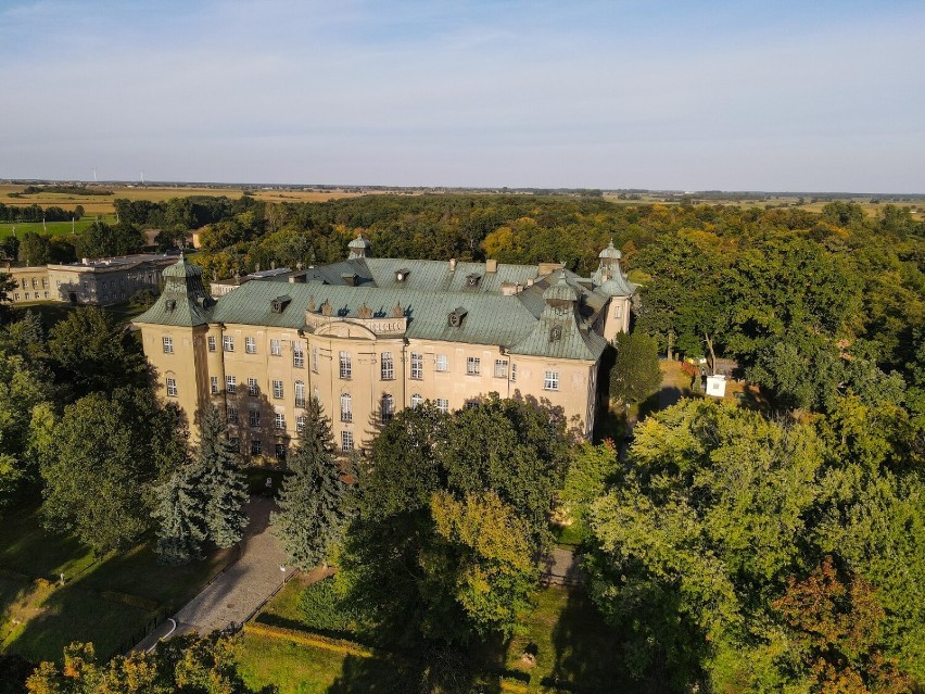 Zamek w Rydzynie jesienią 2021