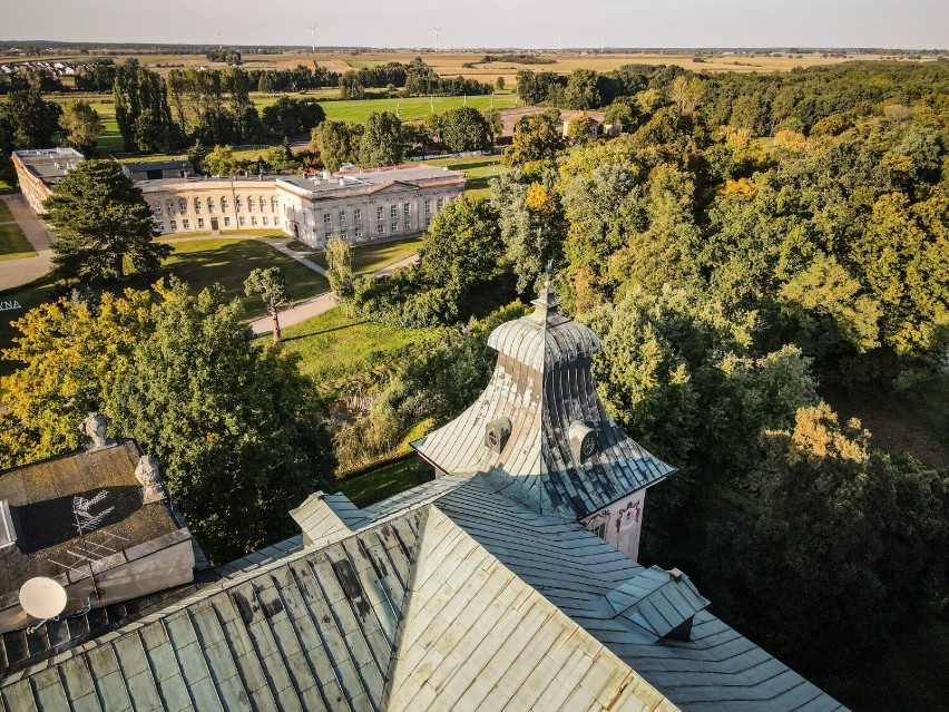 Zamek w Rydzynie jesienią 2021
