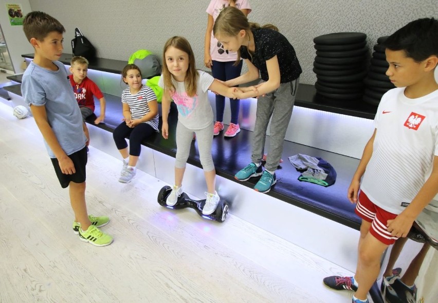 Squash, minigolf, hokej, trampoliny... Czyli wakacje dla dzieci w Galerii Korona w Kielcach