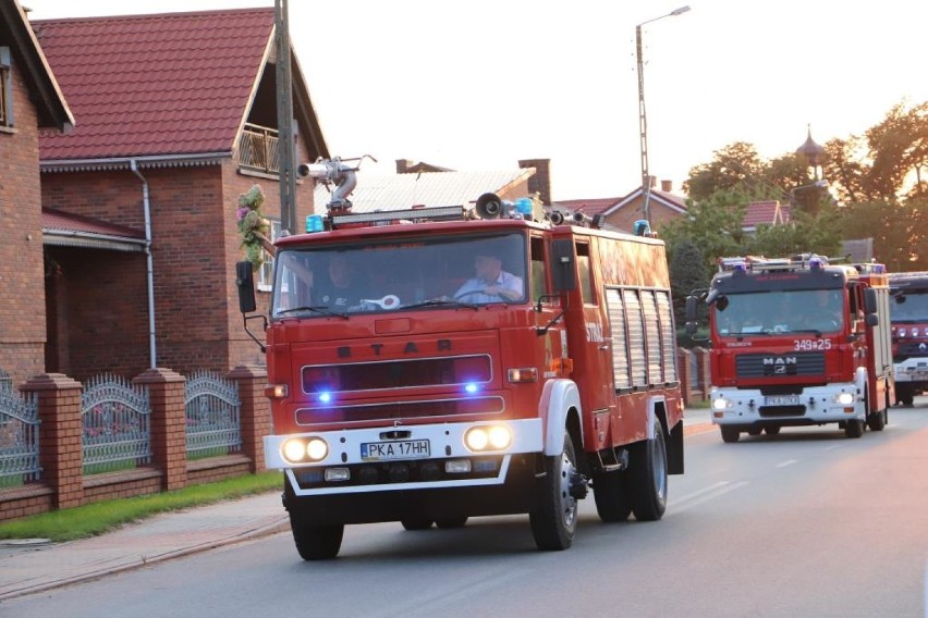 Strażacy OSP Rychnów mają nowy wóz bojowy ZDJĘCIA