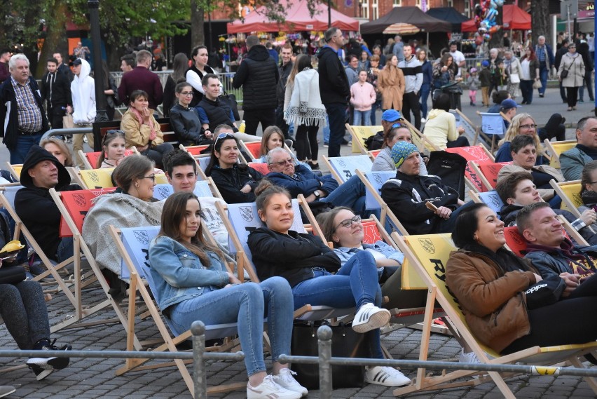 Europejskie kino plenerowe w Rybniku z okazji 15-lecia wejścia Polski do UE na majówce 2019