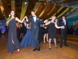 Maturzyści zatańczą poloneza. Jedni w Gastronomiku, inni w Janosiku, a jeszcze inni w Fantazji