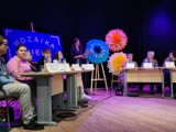 Międzypokoleniowa debata w MCK Tkacz w Tomaszowie. Młodzież kontra seniorzy [ZDJĘCIA]