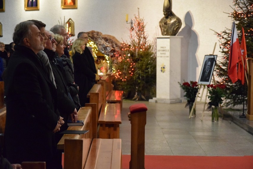 Gdynia łączy się w bólu. Msza święta w intencji zmarłego prezydenta Gdańska