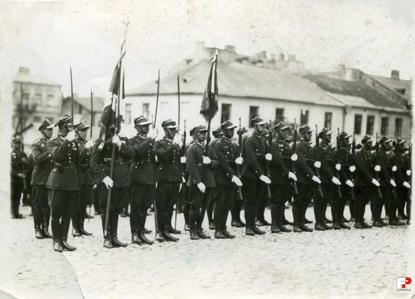 1934, Poczet sztandarowy i kompania honorowa 37 Łęczyckiego Pułku Piechoty