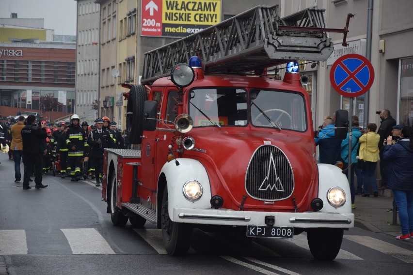 Wielkopolski Dzień Strażaka w Krotoszynie: Przemarsz i uroczystości kościelne [FOTO + VIDEO]