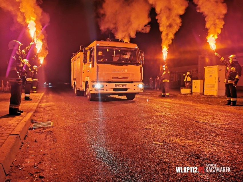 Tłoki: Strażacy ochotnicy odebrali wóz strażacki. Zobacz...