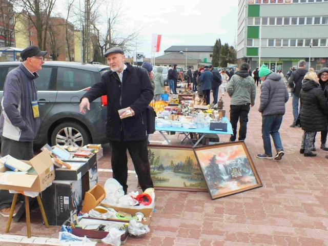 „Giełdy Staroci i Różności” w Starachowicach przyciągnęła sporo ludzi.