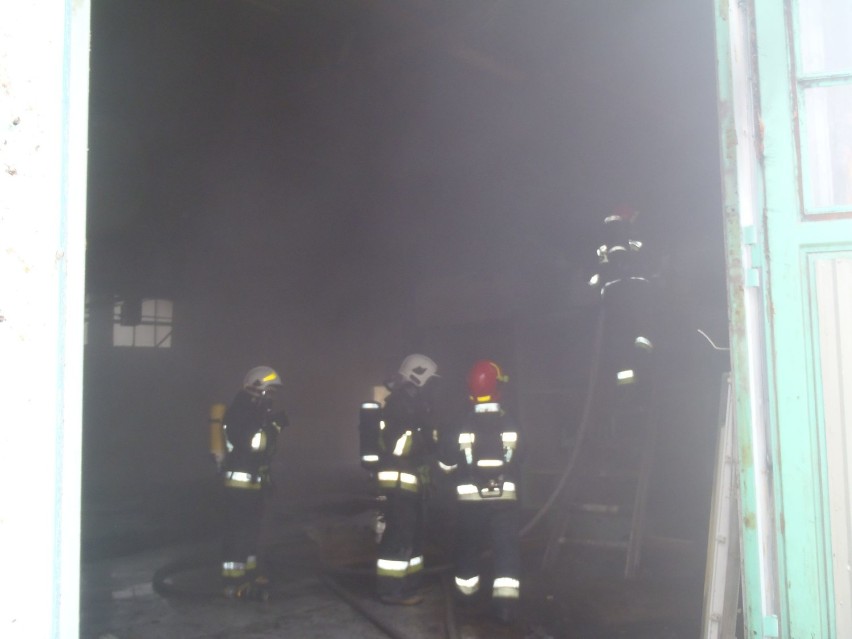Pożar w lakierni w Kozarzynie - szczegóły (ZDJĘCIA)
