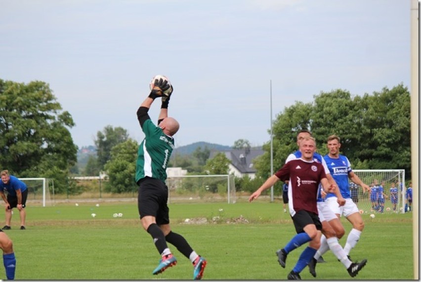 Piłka nożna: Sztorm Kosakowo - Orzeł Trąbki Wielkie 1:1 [ZDJĘCIA]