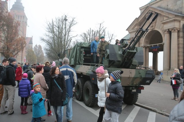 Na Wałach Chrobrego była ustawiona scena koncertowa i ...