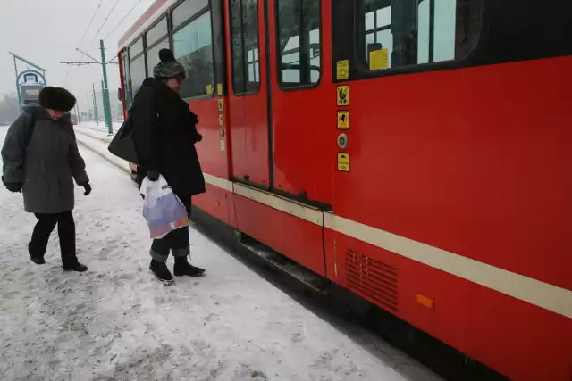 Wsiadanie do tramwaju to czasem zadanie karkołomne